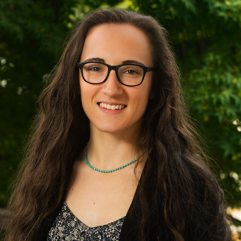 Hannah Kemelmakher headshot